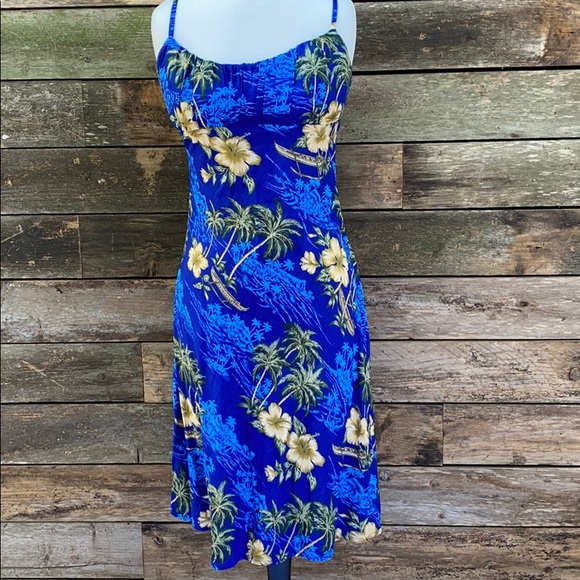 Aloha hunt Hawaii dress - Picture 1 of 7